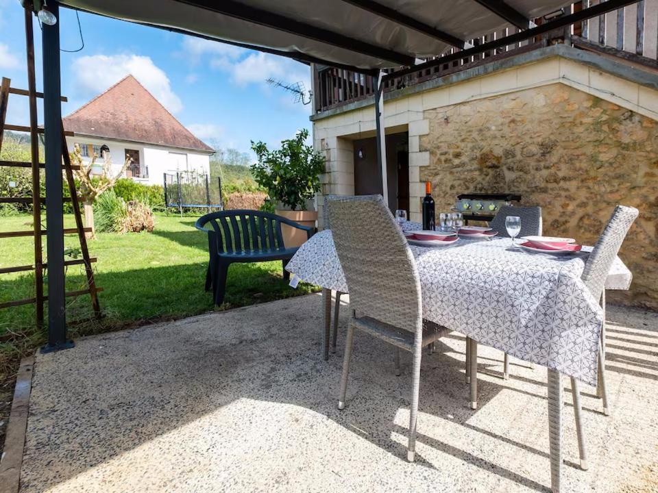 Gite De La Croix Saint-Leon-sur-Vezere Exterior photo